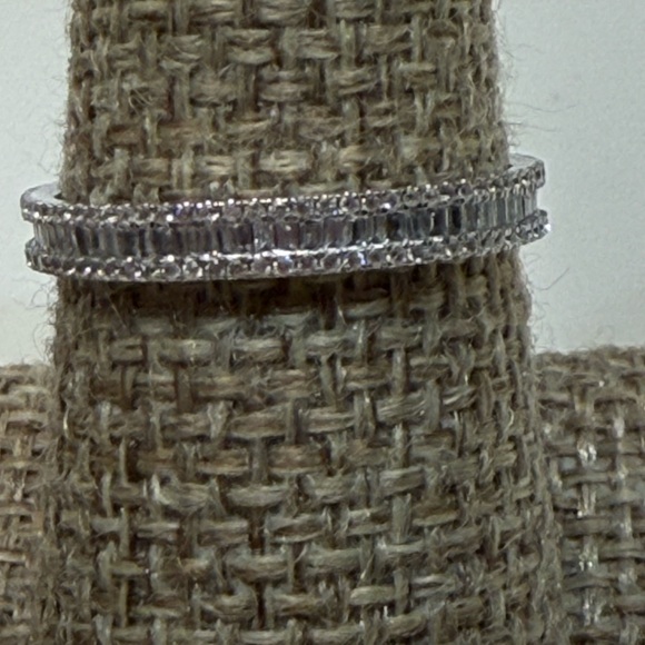 Stunning 14k white gold diamond eternity band ring - Picture 3 of 12